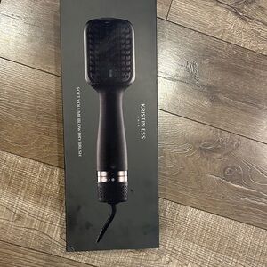 Kristin Ess Soft Volume Blow Dry Brush